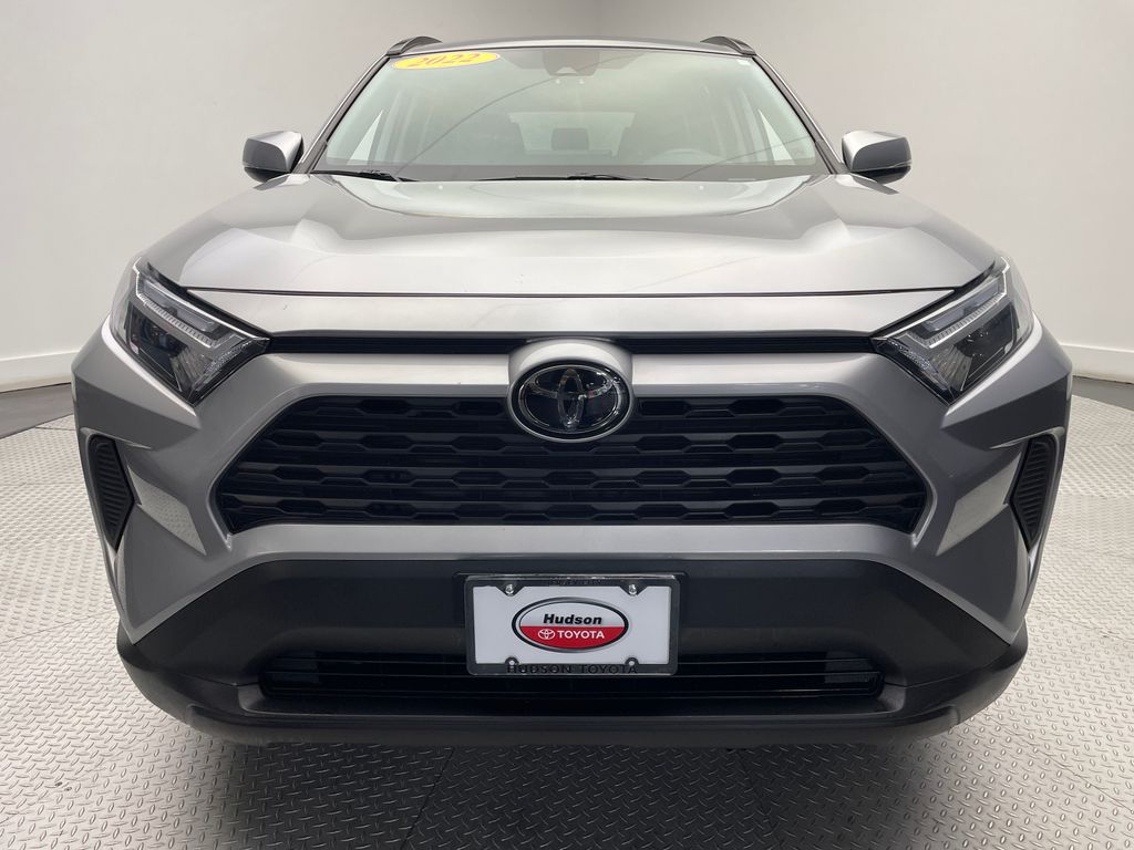 2022 Toyota RAV4 XLE 2