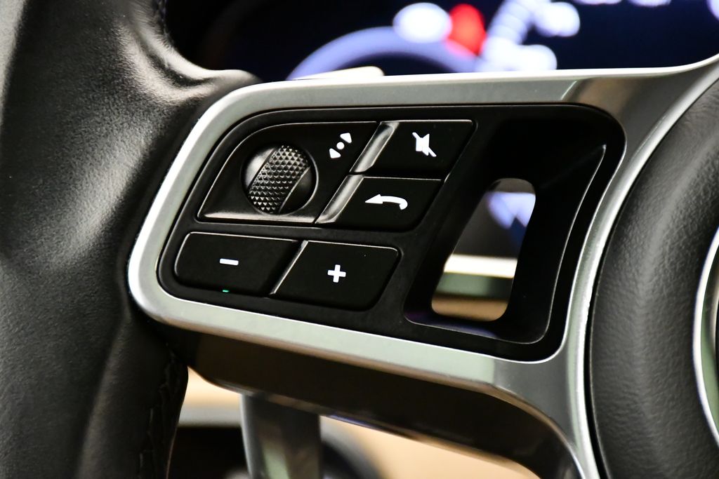 Thumbnail: 2022 Porsche Cayenne - 26