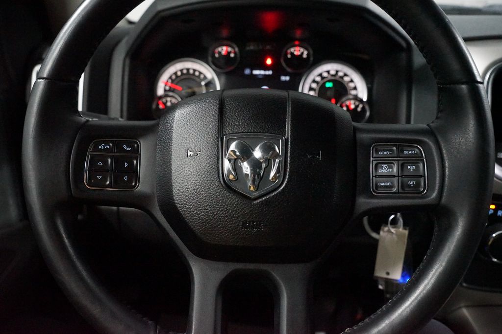 Thumbnail: 2019 RAM 1500 Classic - 12
