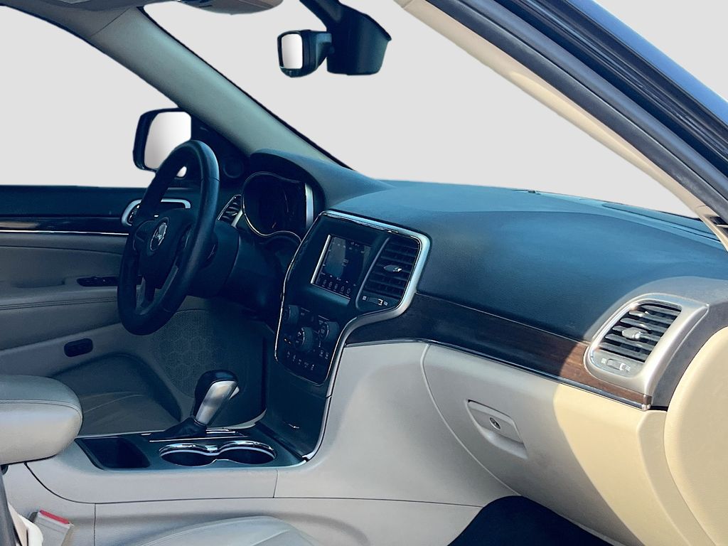 Used 2018 Black Jeep Limited image 27