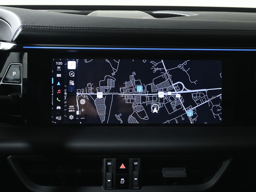 Thumbnail: 2026 Porsche Macan - 22