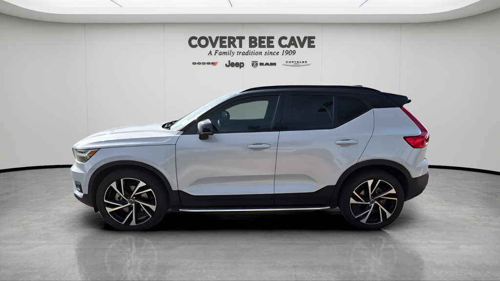 Used Car 2022 Volvo Xc40  R-design For Sale Under $25,000 In Austin, Texas