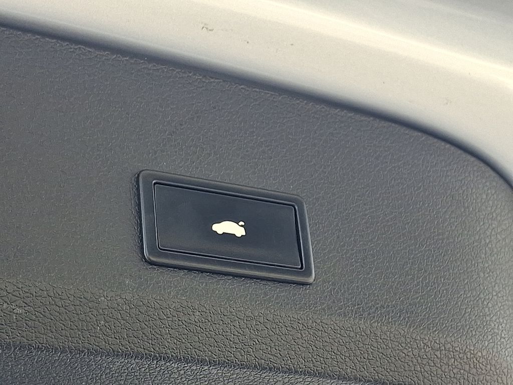 Thumbnail: 2011 Audi Q7 - 29