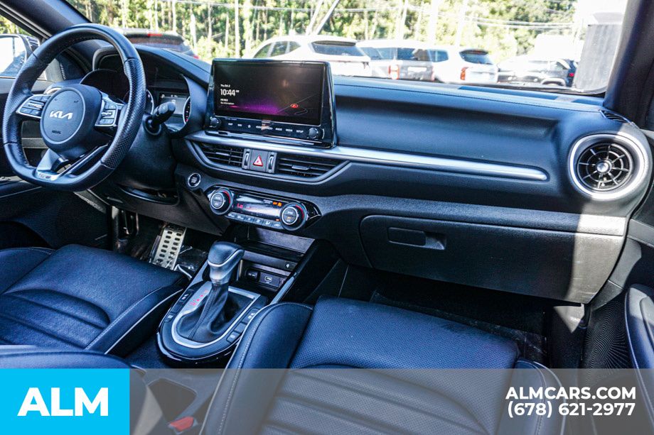 2023 Kia Forte GT-Line photo 17