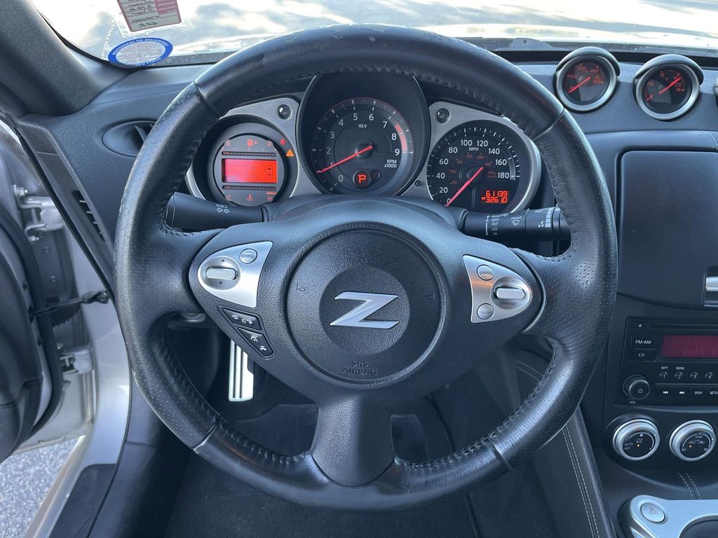 2015 Nissan 370Z Base 17