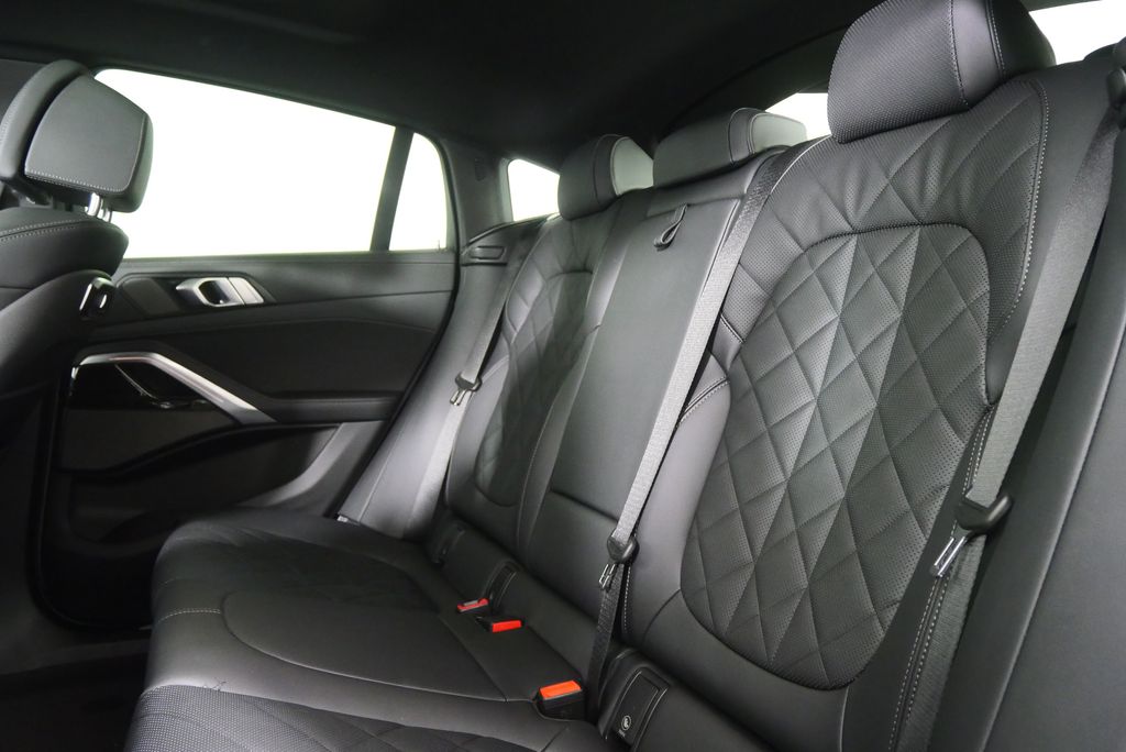 Thumbnail: 2025 BMW X6 - 16