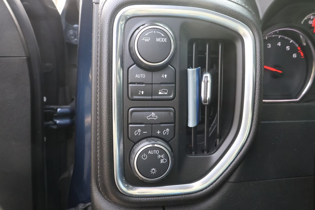 Thumbnail: 2020 Chevrolet Silverado 1500 - 18