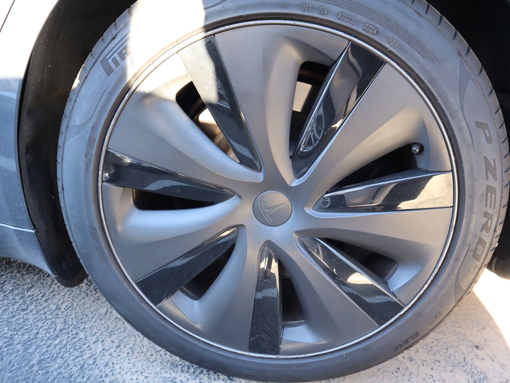 Thumbnail: 2022 Tesla Model S - 15