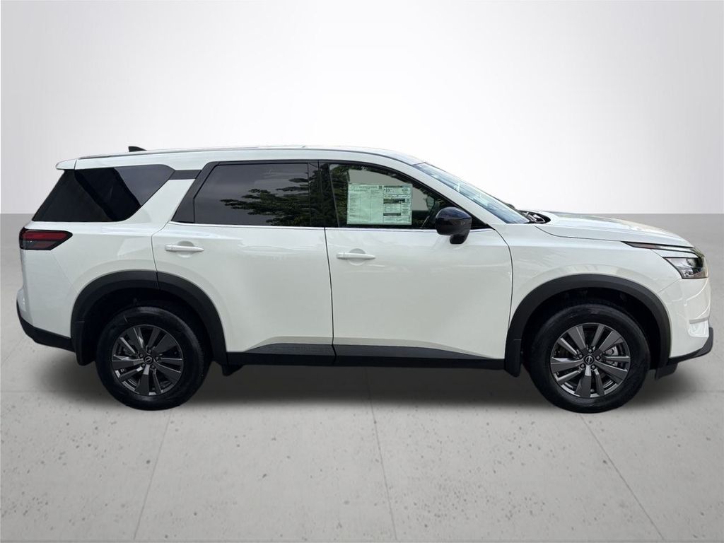 2025 Nissan Pathfinder S
