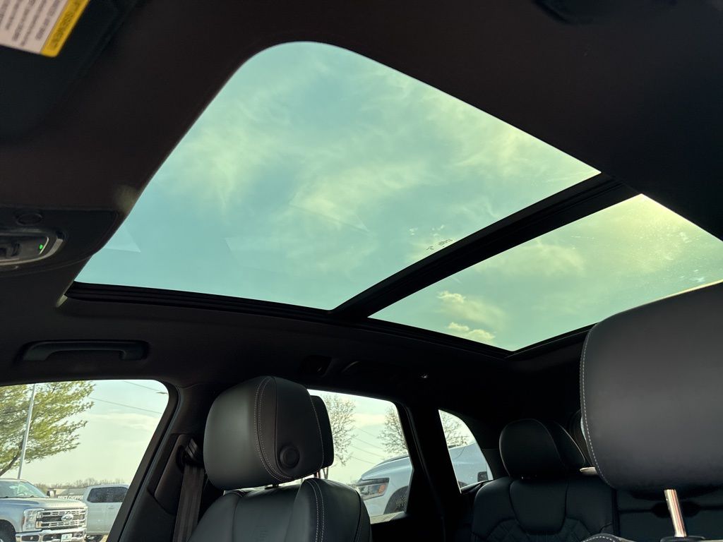 Used 2023 Audi SQ5 Premium Plus with VIN WA1B4AFY5P2101933 for sale in Kansas City