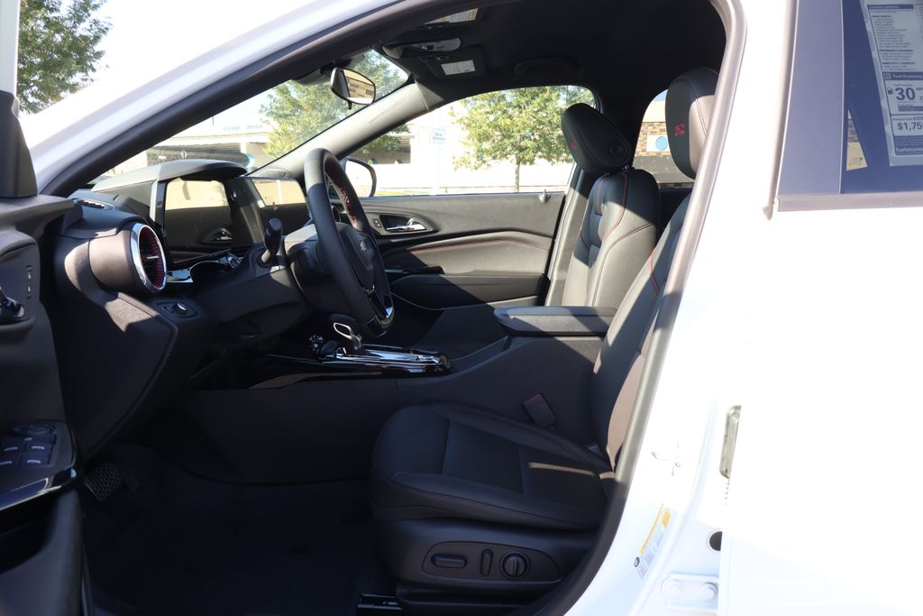 Thumbnail: 2025 Chevrolet Trax - 14