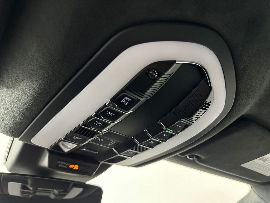 Thumbnail: 2026 Porsche Macan - 30