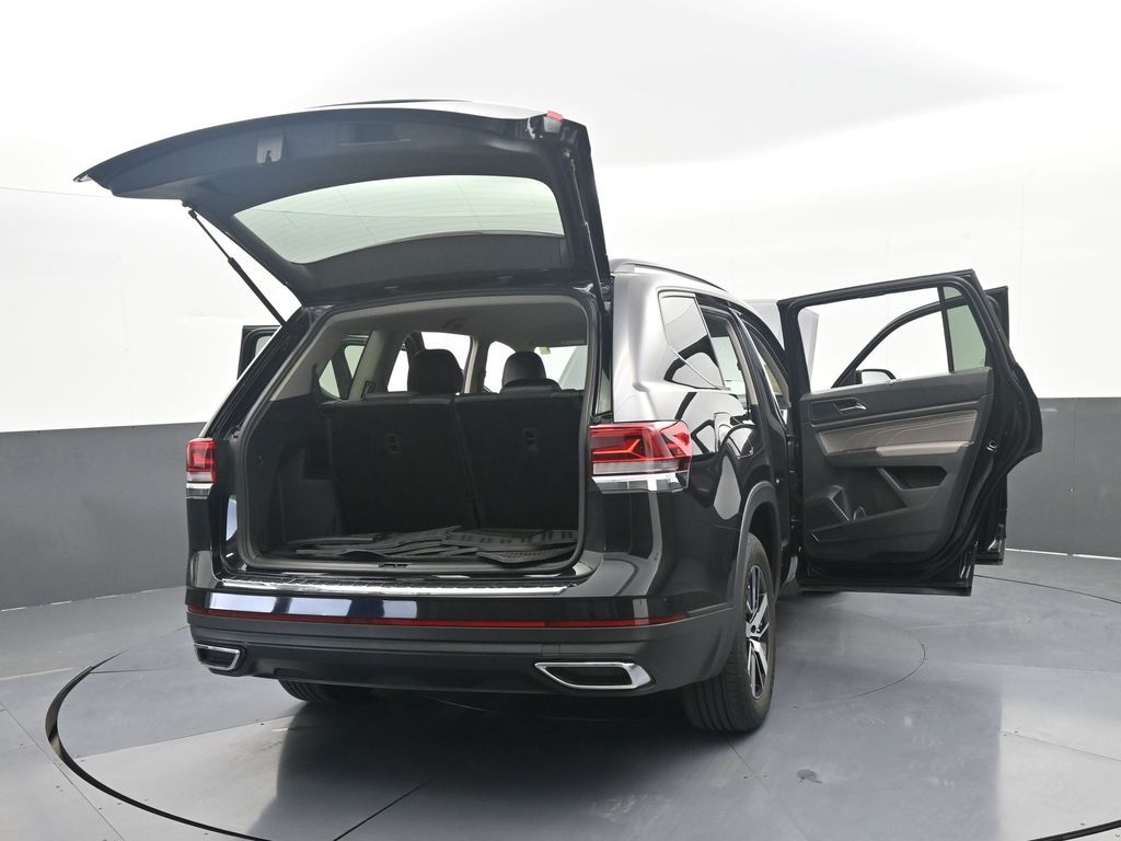 Used 2022 Deep Black Volkswagen 2.0T SE image 75