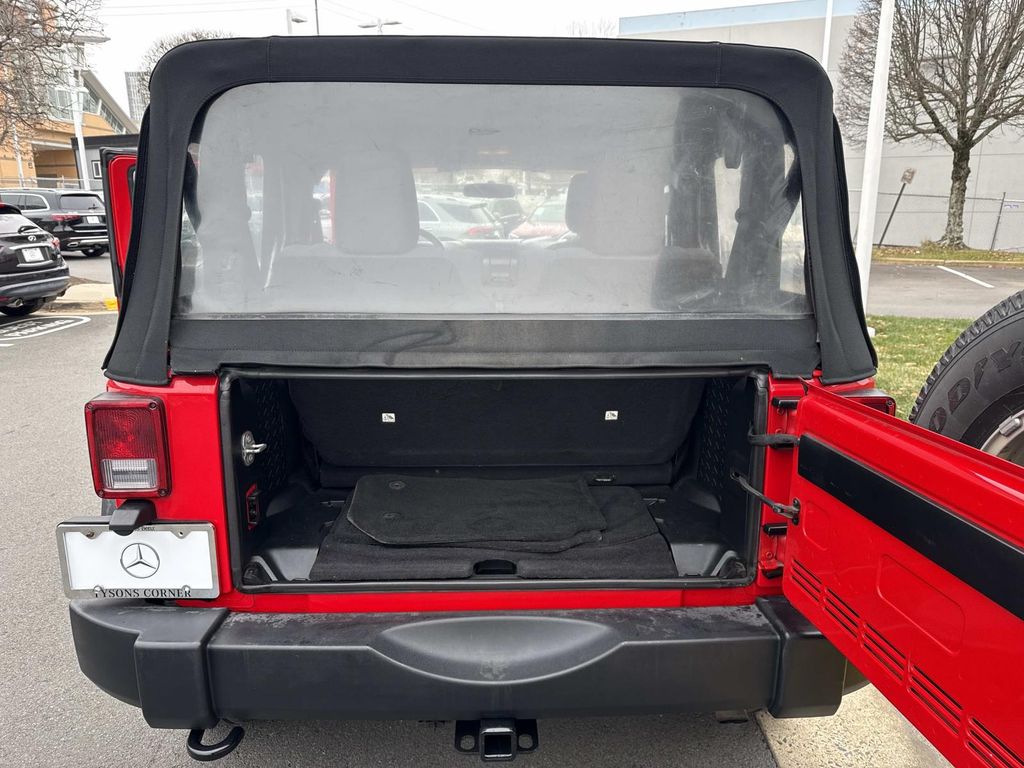 Thumbnail: 2016 Jeep Wrangler - 28