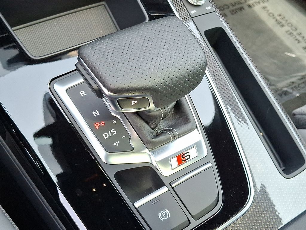 Thumbnail: 2024 Audi SQ5 - 16
