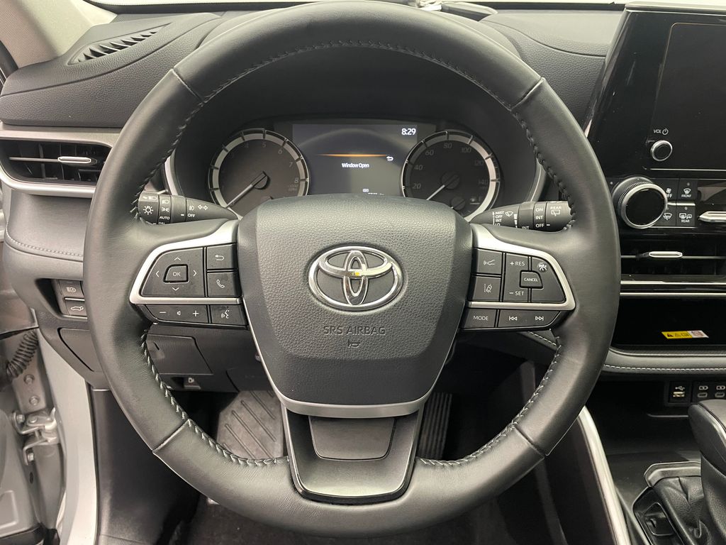 2024 Toyota Highlander XLE 21
