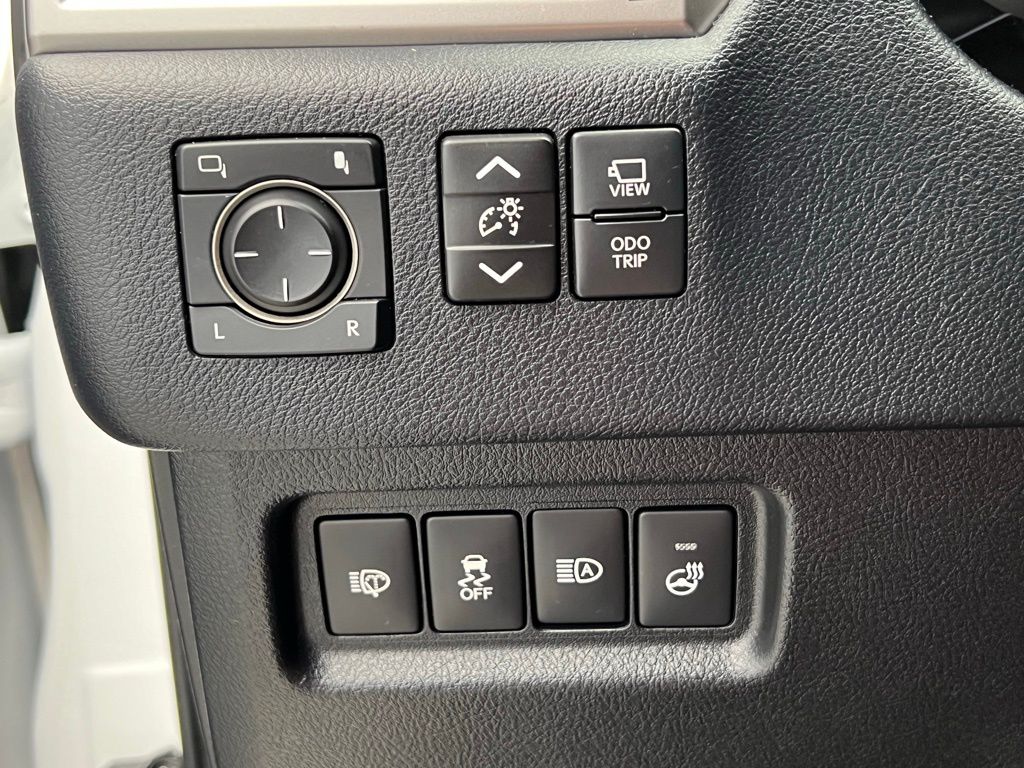 Thumbnail: 2023 Lexus GX - 21