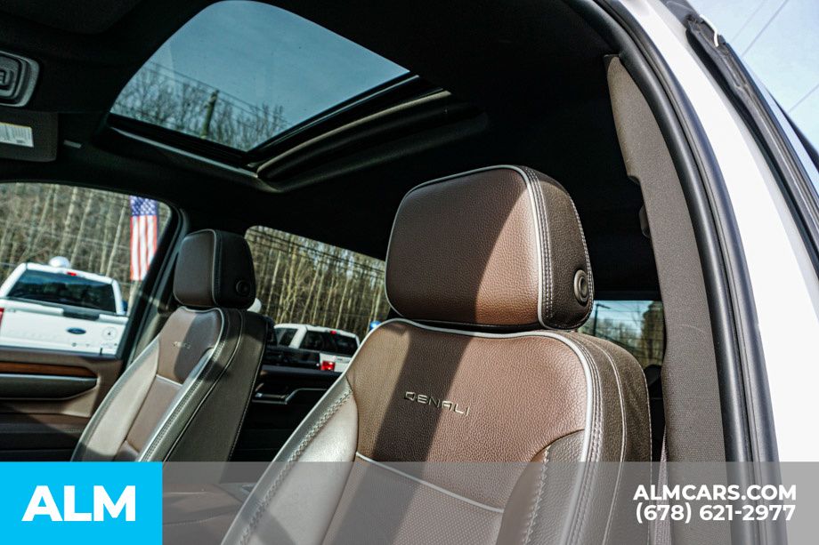 Used 2025 White GMC Denali image 18
