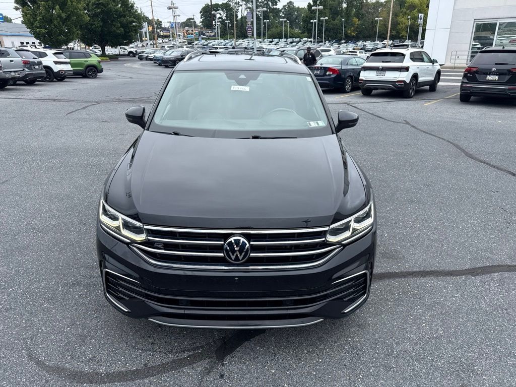 2023 Volkswagen Tiguan 2.0T SEL R-Line - 9