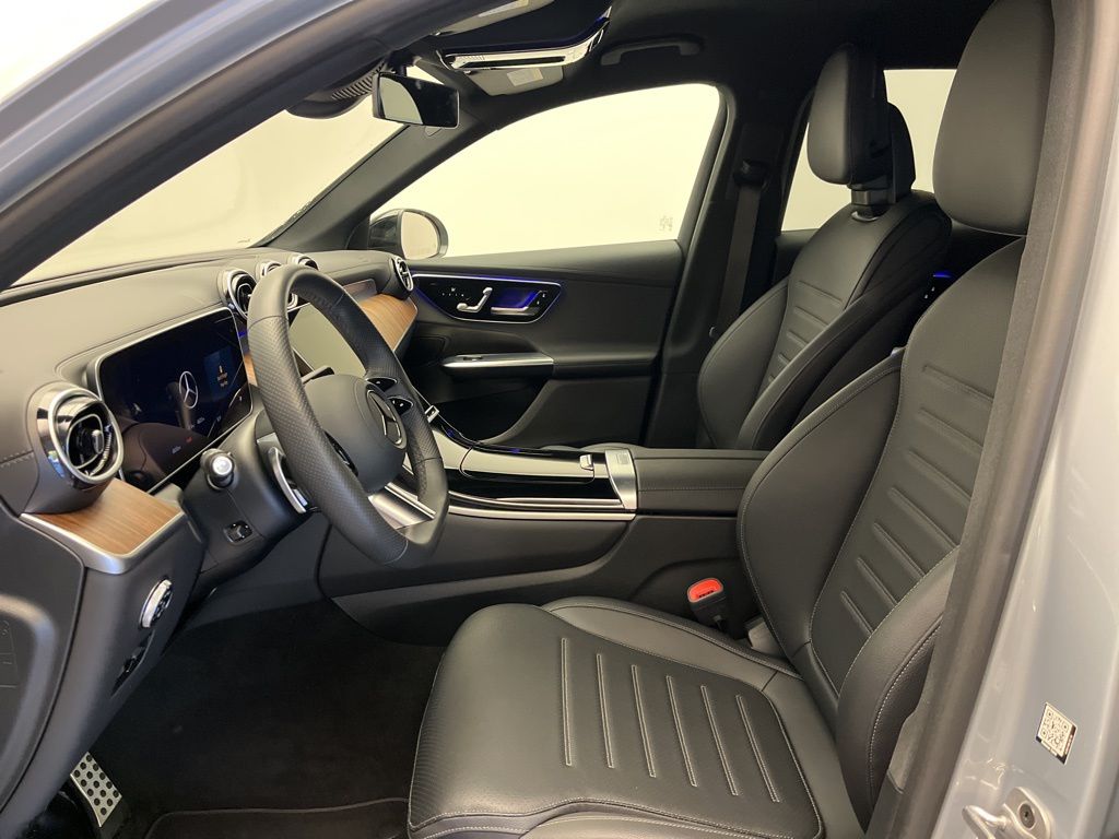 Thumbnail: 2025 Mercedes-Benz GLC - 13