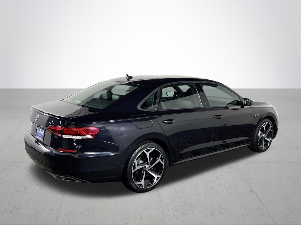 2021 Volkswagen Passat 2.0T R-Line
