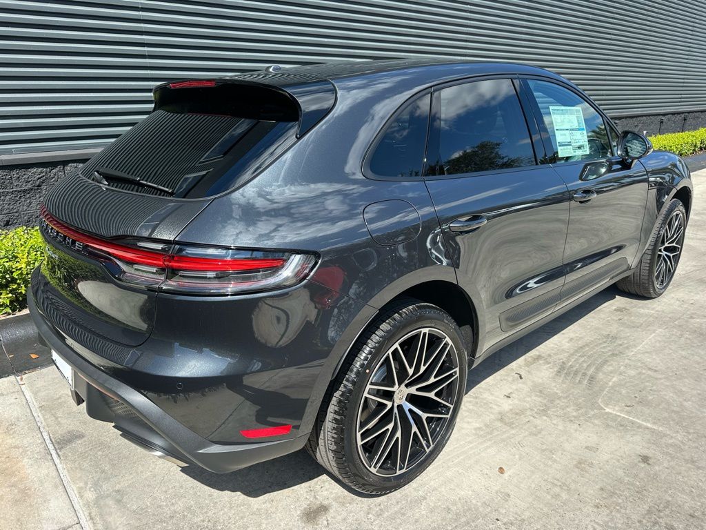Thumbnail: 2026 Porsche Macan - 9