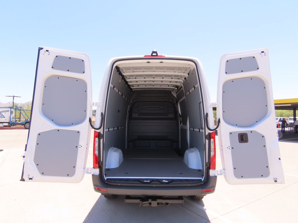 Thumbnail: 2025 Mercedes-Benz Sprinter - 28