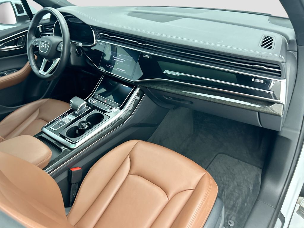 Thumbnail: 2023 Audi Q7 - 16