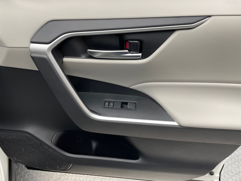 Thumbnail: 2025 Toyota RAV4 - 15