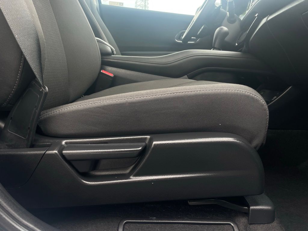 2022 Honda HR-V EX 27