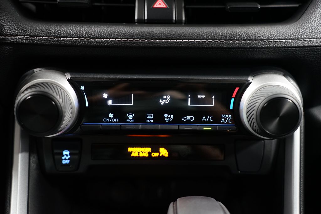 2022 Toyota RAV4 LE 19