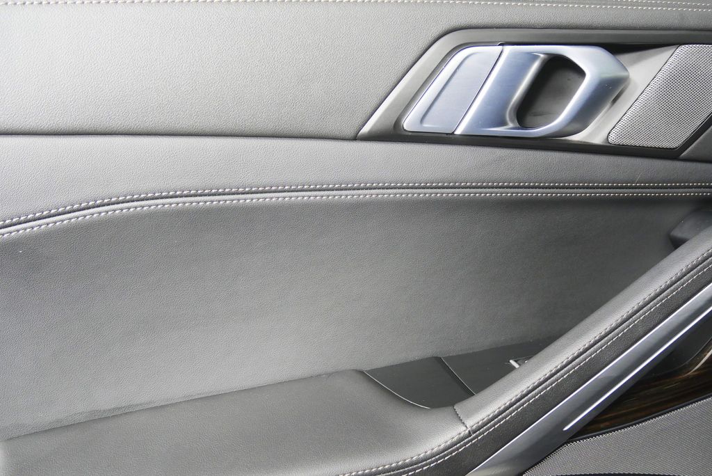 Thumbnail: 2025 BMW X6 - 14