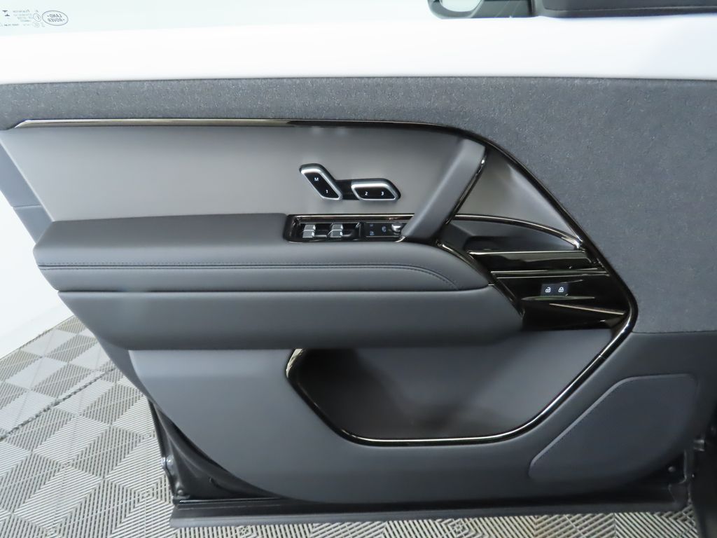 Thumbnail: 2025 Land Rover Range Rover Sport - 25