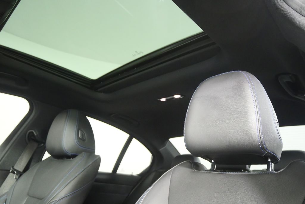 Thumbnail: 2023 BMW 3 Series - 12