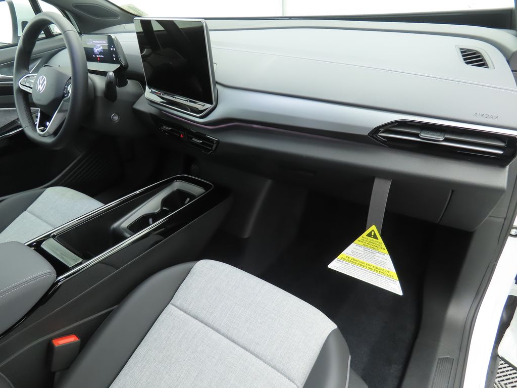 2025 Volkswagen ID.4 Pro 17