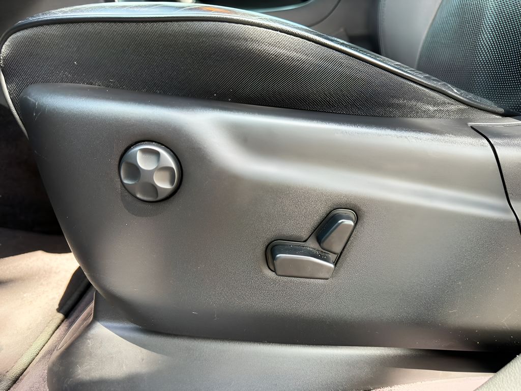 Used 2019 Black Jeep Overland image 11
