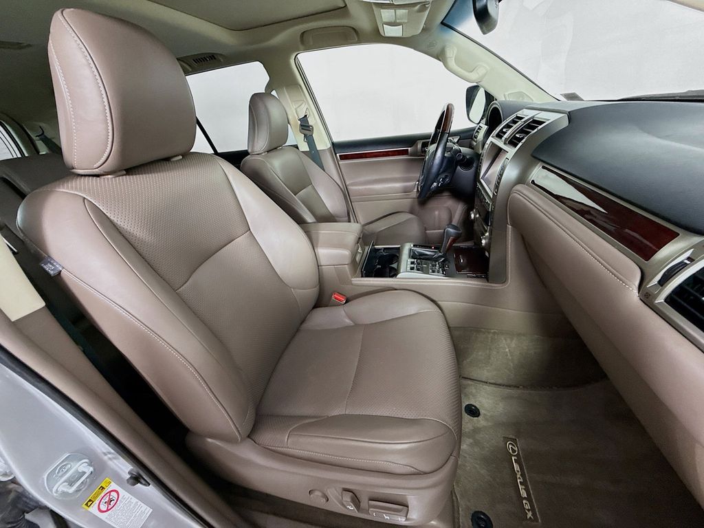 Thumbnail: 2016 Lexus GX - 30