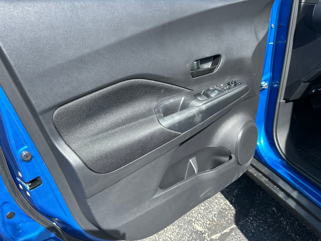 2025 Nissan Kicks S photo