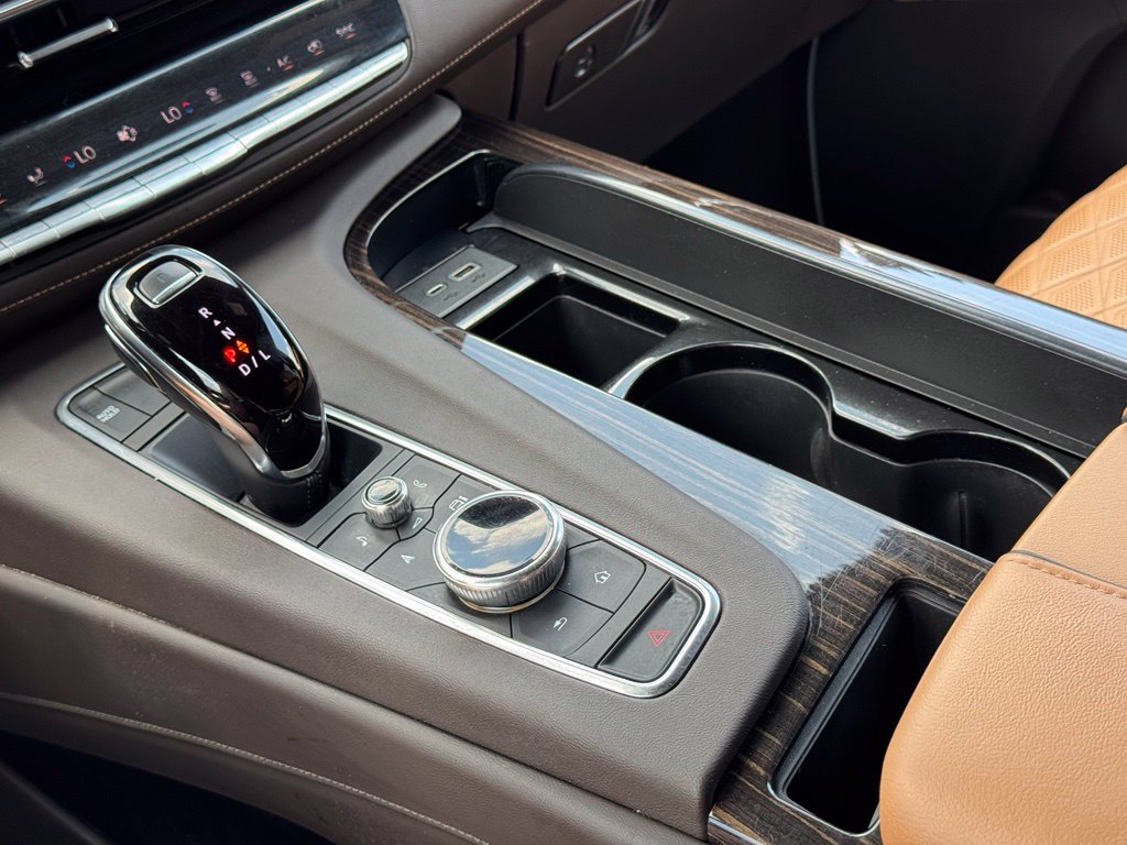 2022 Cadillac Escalade ESV Sport Crystal White - Jim Hudson Acura - Image 27