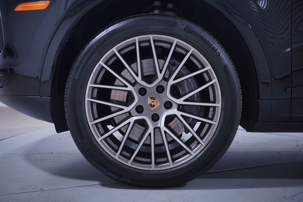 Thumbnail: 2023 Porsche Cayenne - 2