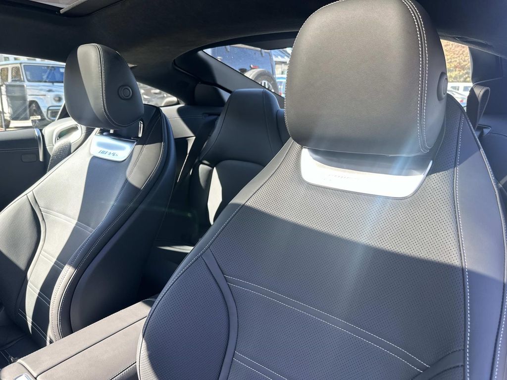 Thumbnail: 2026 Mercedes-Benz AMG GT - 17