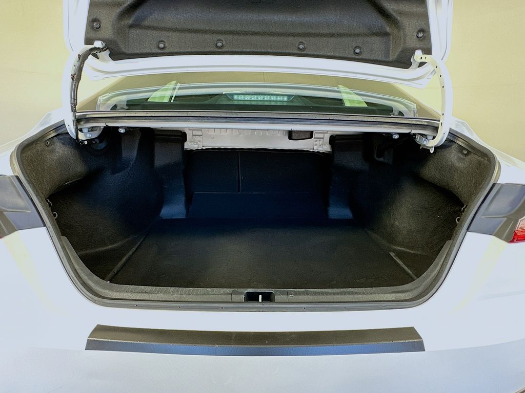 Thumbnail: 2025 Toyota Camry - 25