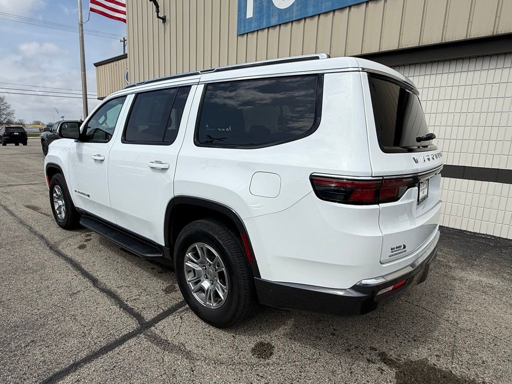 View vehicle photo 5