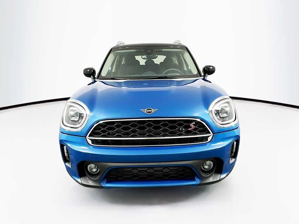 2024 MINI Cooper Countryman Iconic 2