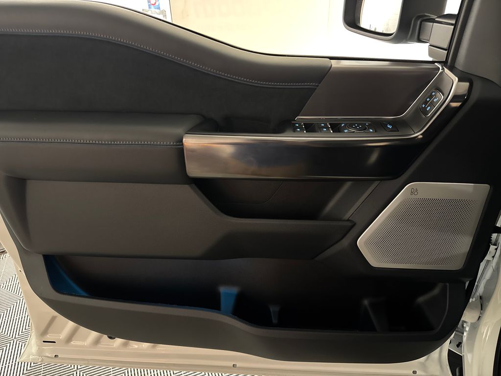 New 2026 White Ford Platinum image 23