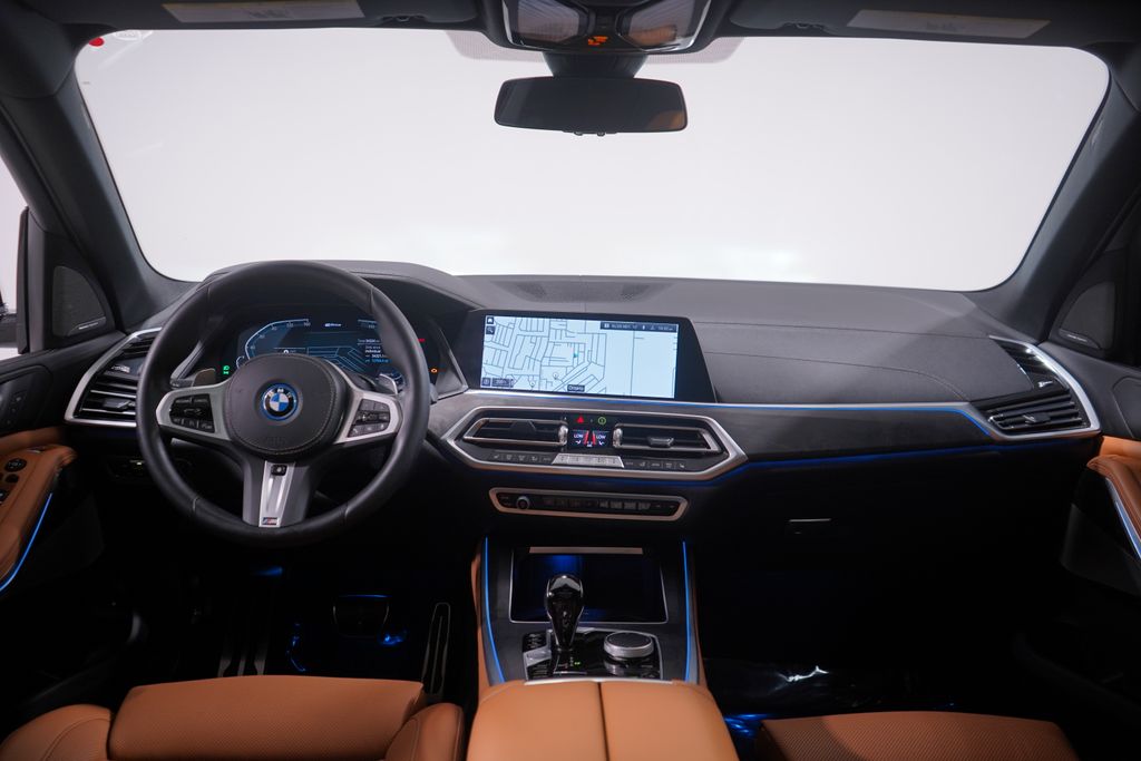 Thumbnail: 2023 BMW X5 - 10