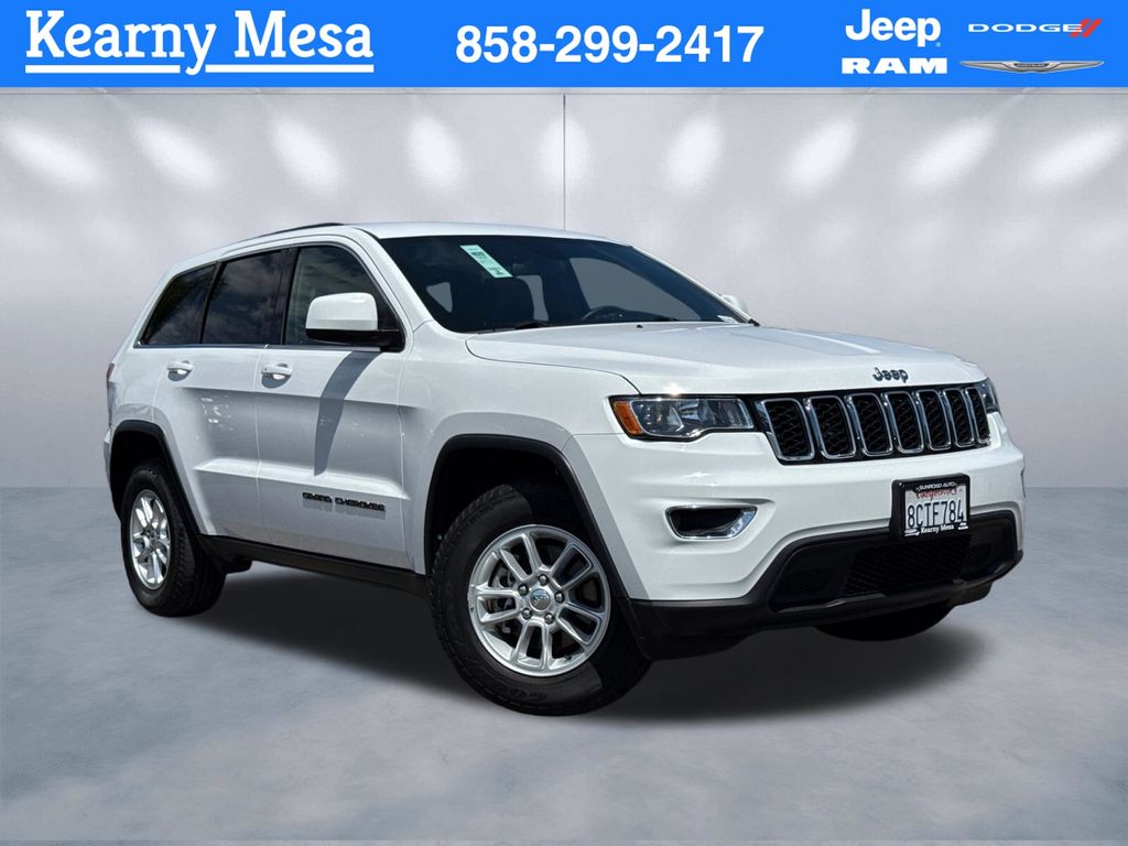Bright White Clearcoat 2018 Jeep Grand Cherokee Laredo SUV / Crossover 4X2 8-Speed Automatic