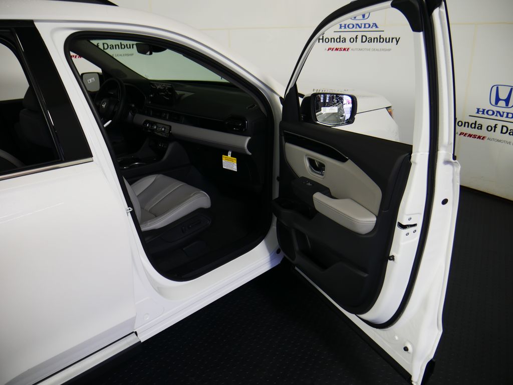 Thumbnail: 2025 Honda Pilot - 7