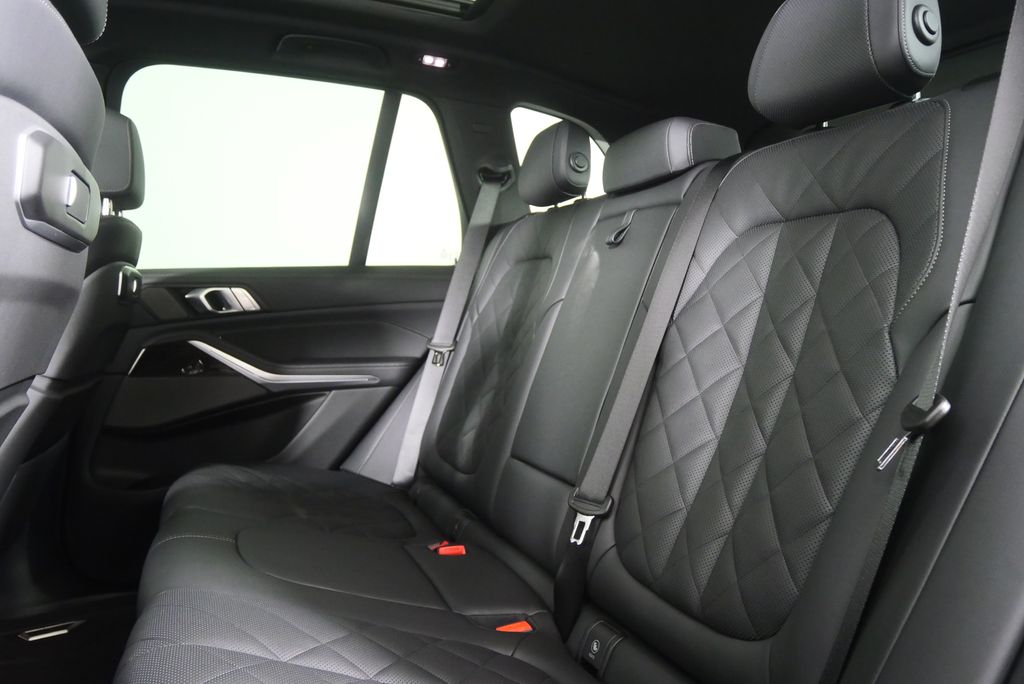 Thumbnail: 2026 BMW X5 - 15