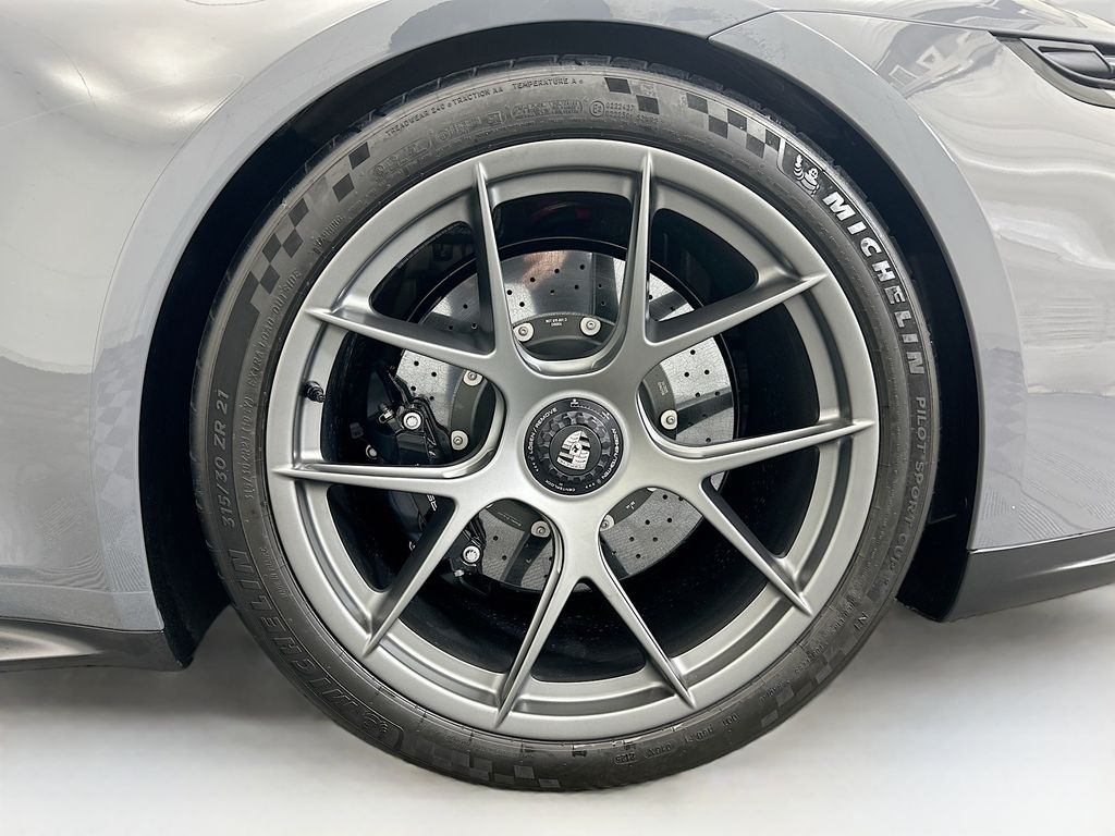 Thumbnail: 2026 Porsche 911 - 30